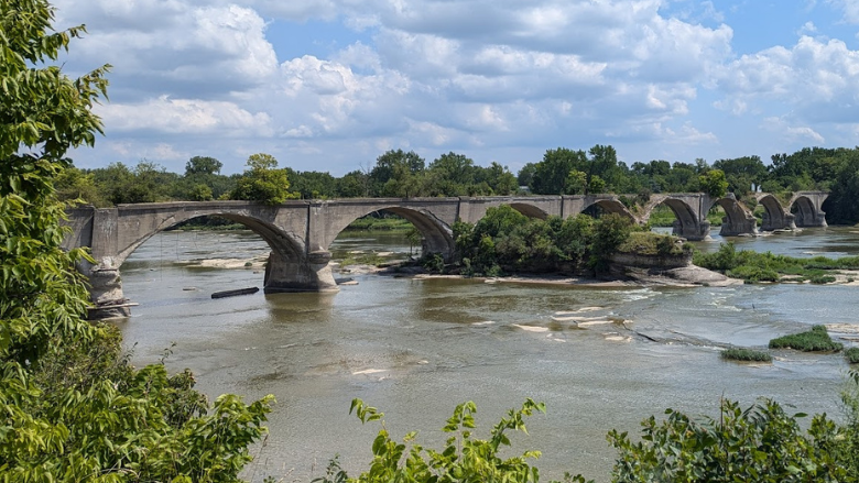Roche de Boeuf Bridge